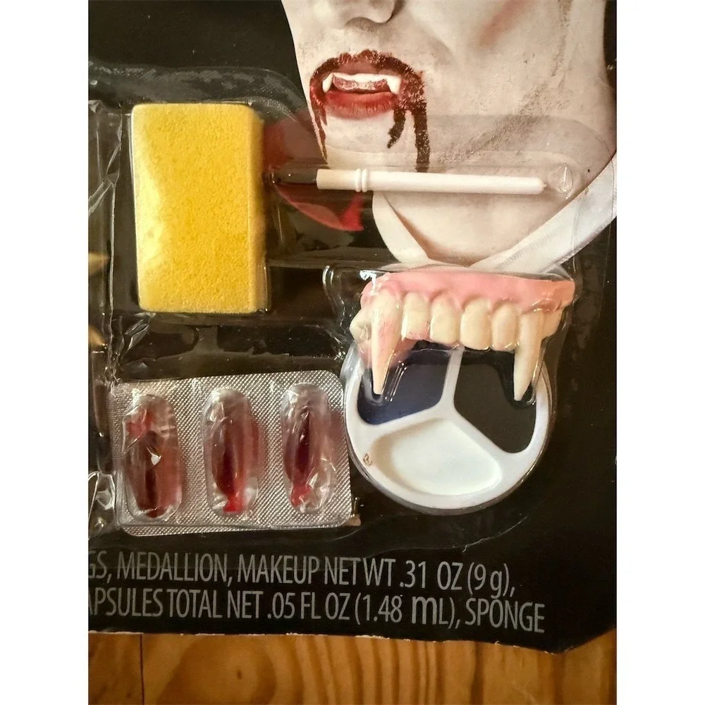 Halloween Fun World Vampire Makeup Kit w/ Fangs Makeup Tray Blood Capsules Brush
